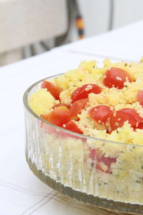 salada de couscous com salteado de frango e manga