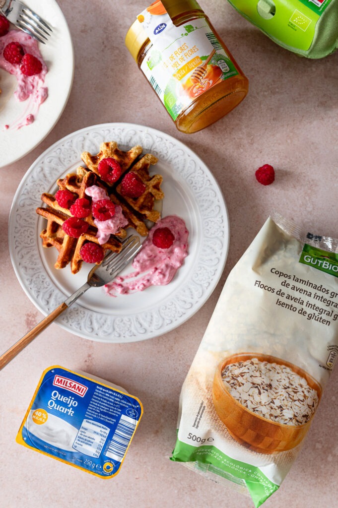 Waffles de Quark com creme de skyr e framboesa